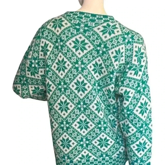 Cabin Creek Green/ white poinsettias pattern crew neck style sweater. - Picture 8 of 12